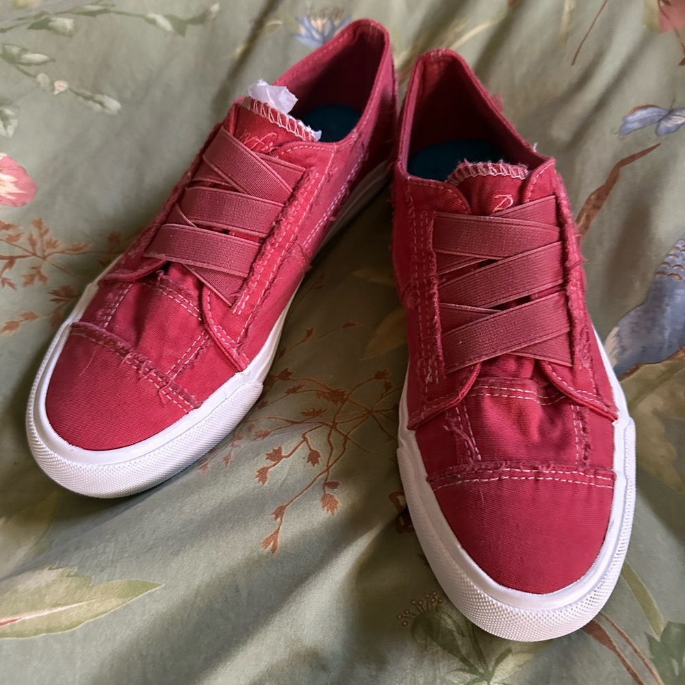 Red Blowfish Malibu 7 Canvas Women's Sneakers
